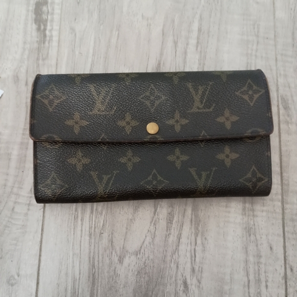 Louis Vuitton Handbags - Authentic Louis Vuitton Long wallet